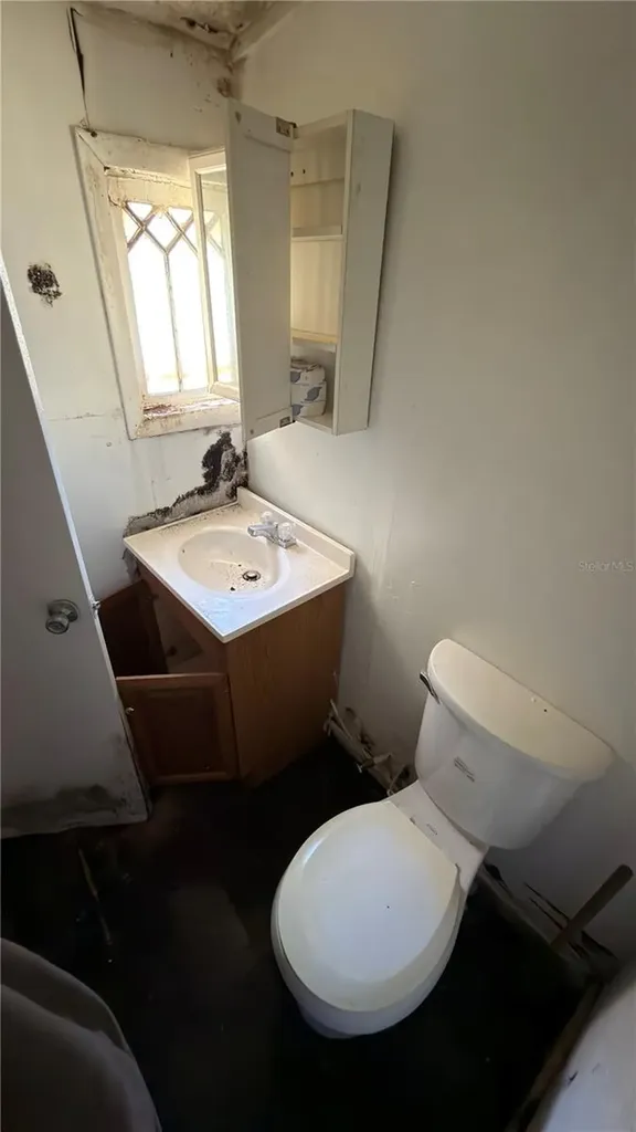 1121 S Adelle Avenue Deland FL 32720