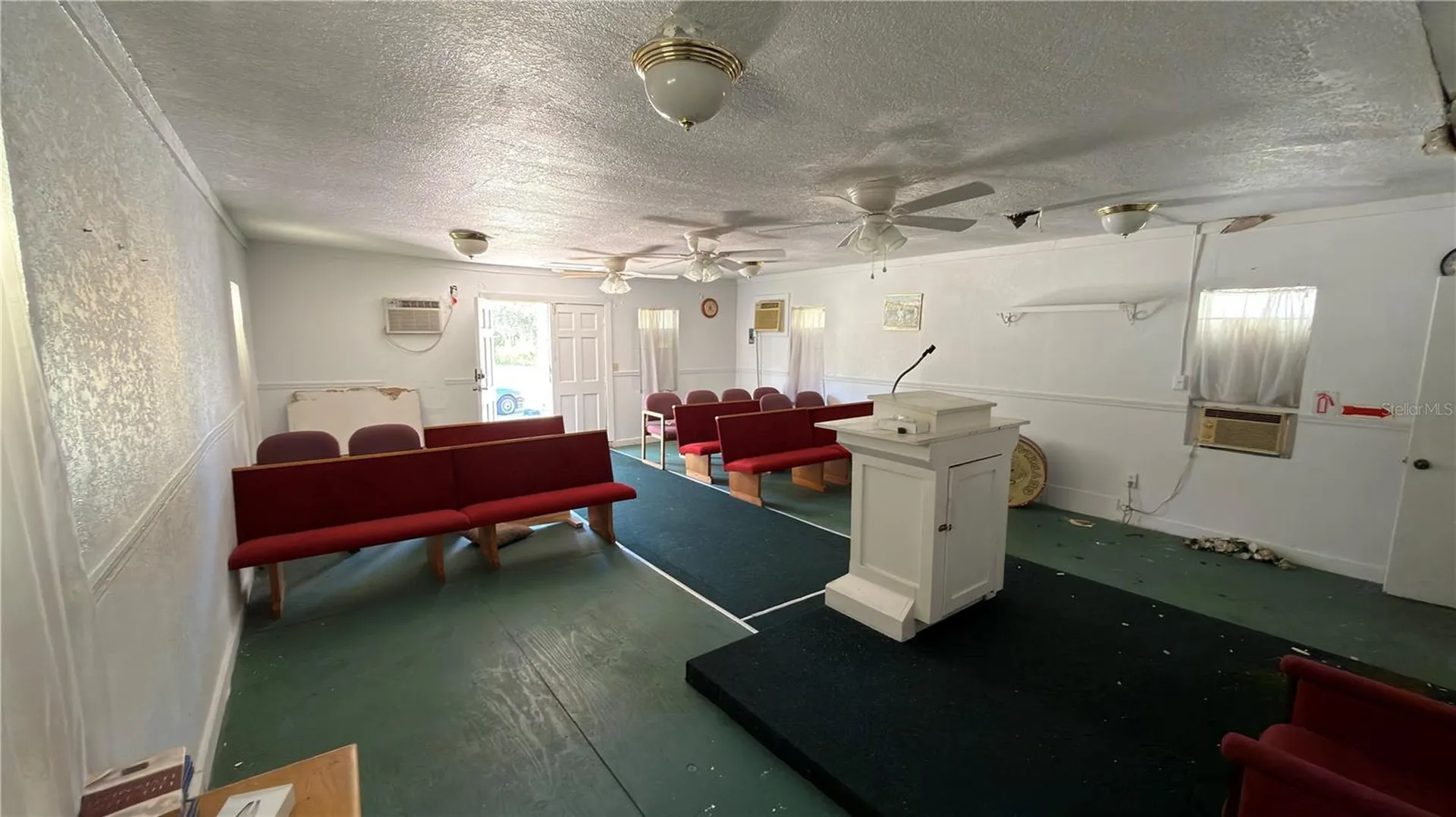 1121 S Adelle Avenue Deland FL 32720