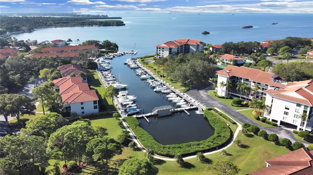 1814 Mariner Drive Tarpon Springs FL 34689