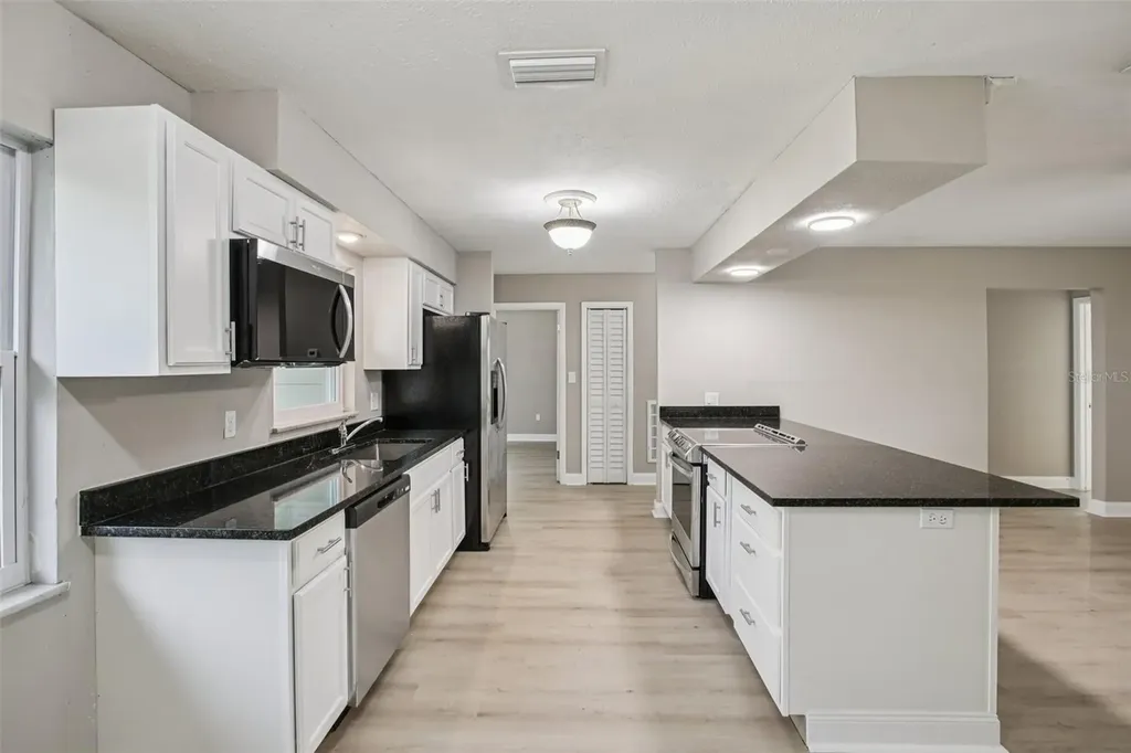 204 E Shell Point Road Ruskin FL 33570
