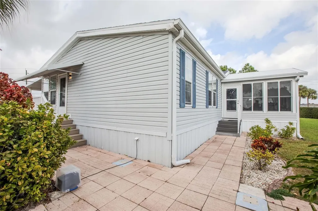 2100 Kings Highway Port Charlotte FL 33980