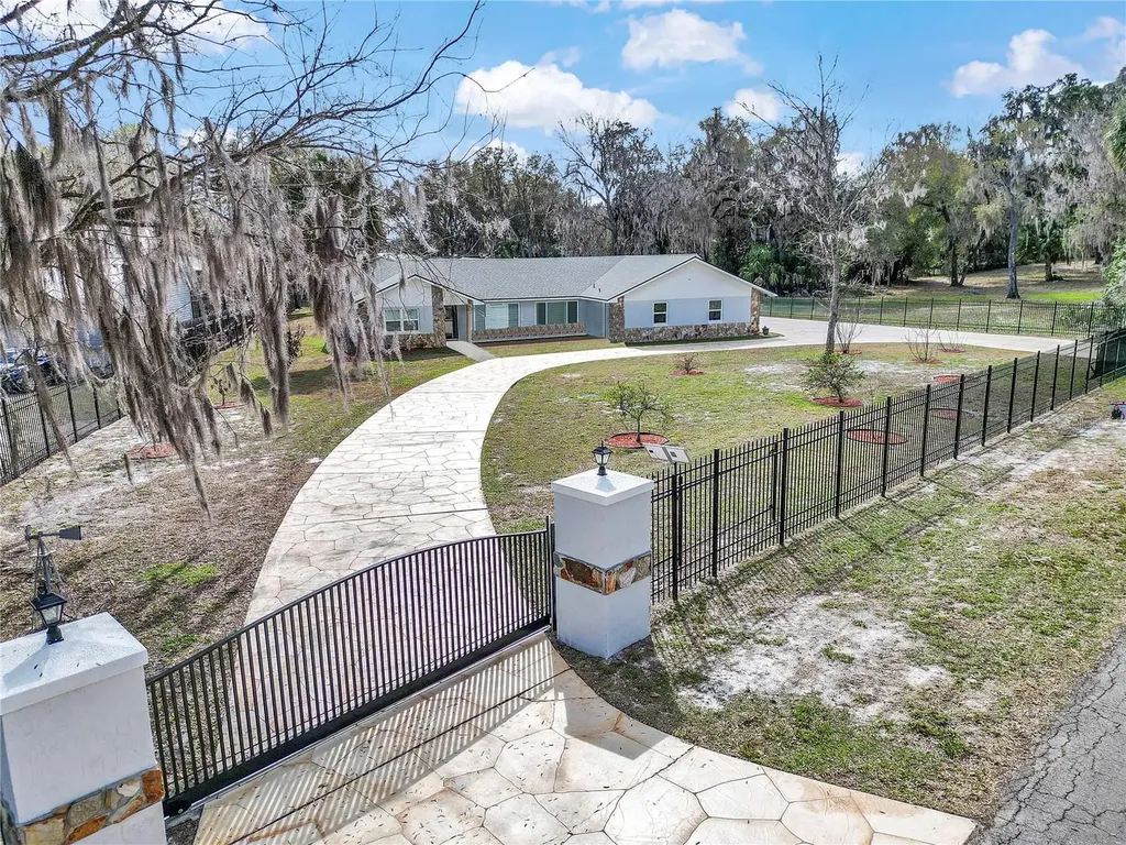 223 S Nesbitt Terrace Inverness FL 34450