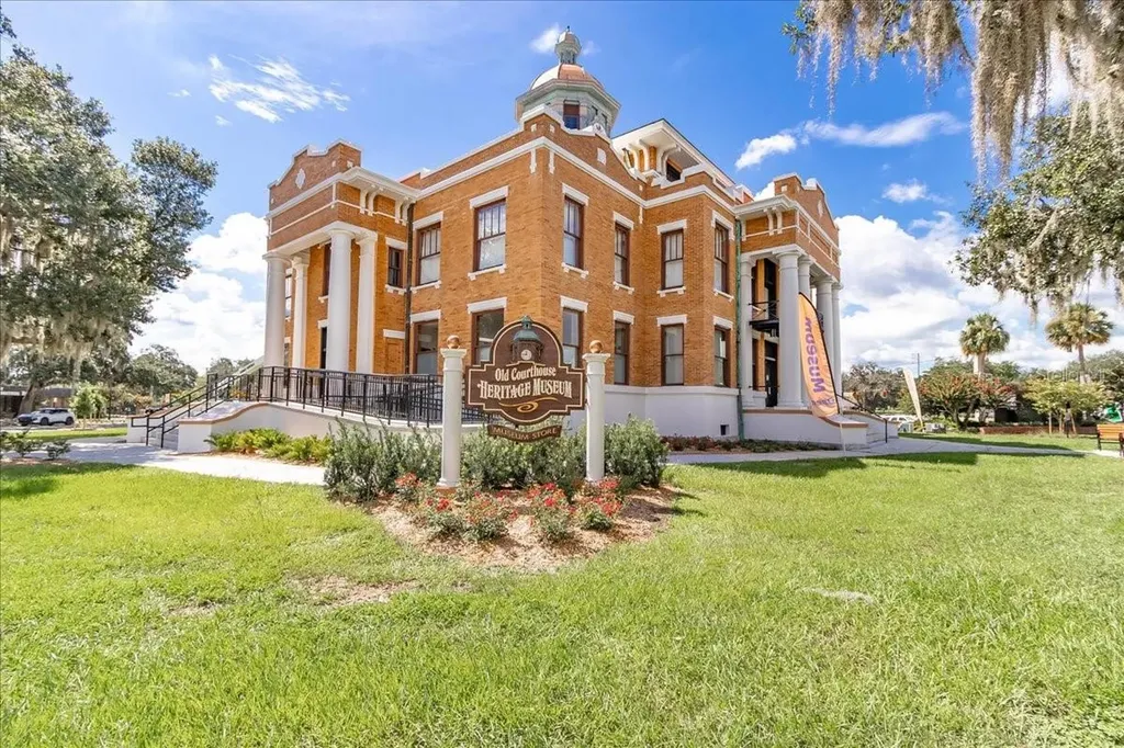 223 S Nesbitt Terrace Inverness FL 34450