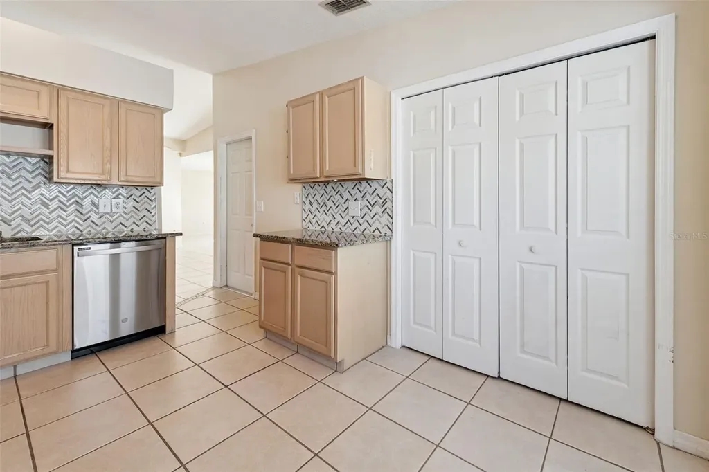 29327 Zeller Avenue San Antonio FL 33576