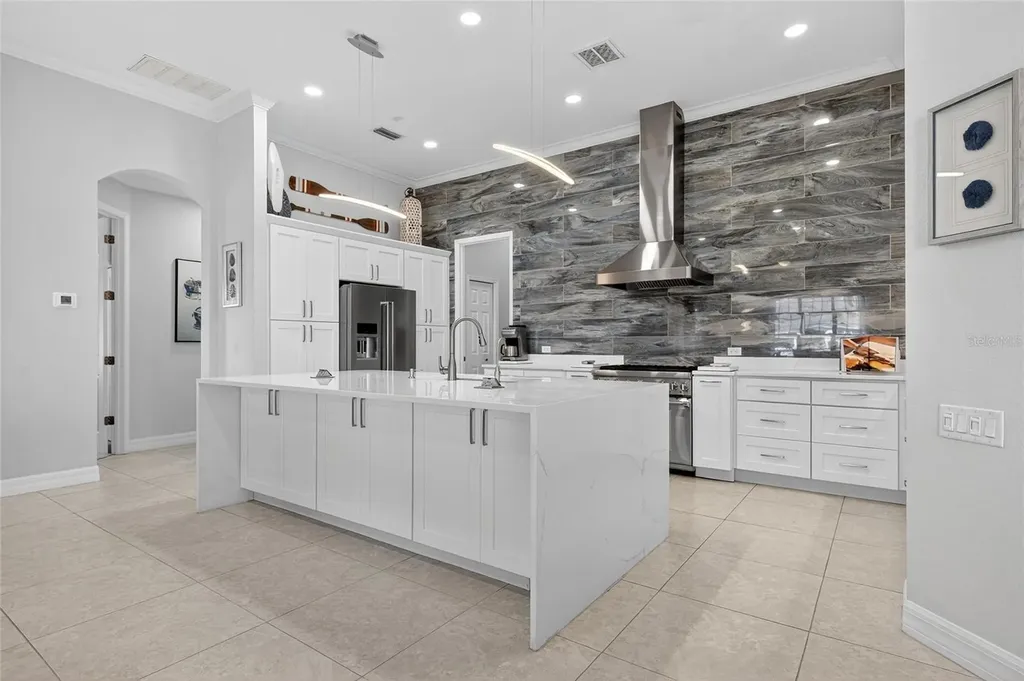 719 Islebay Drive Apollo Beach FL 33572