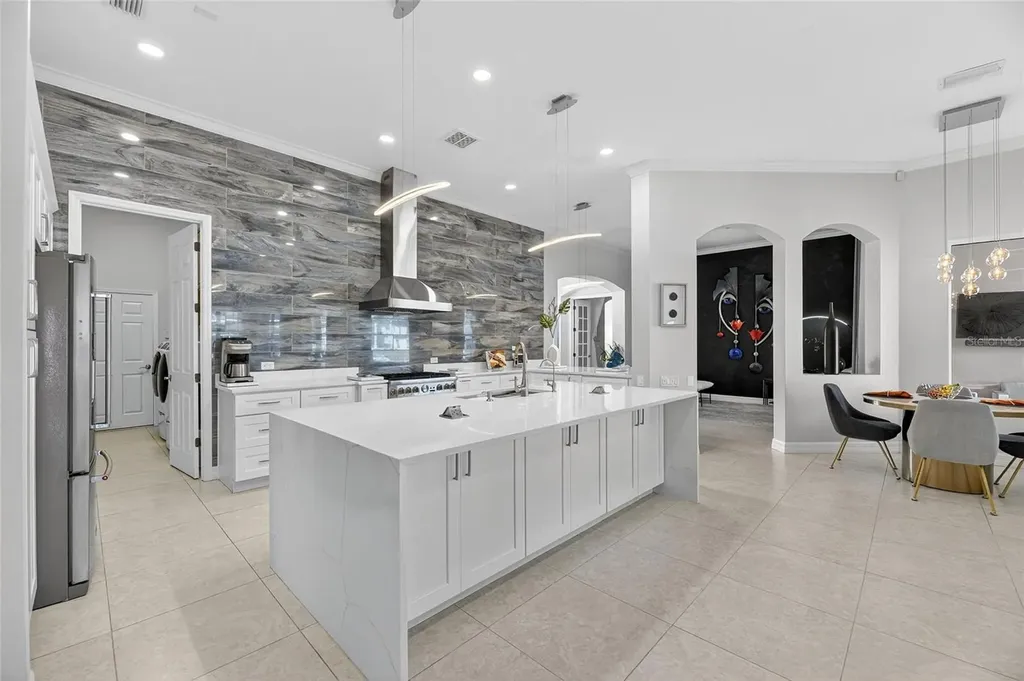 719 Islebay Drive Apollo Beach FL 33572