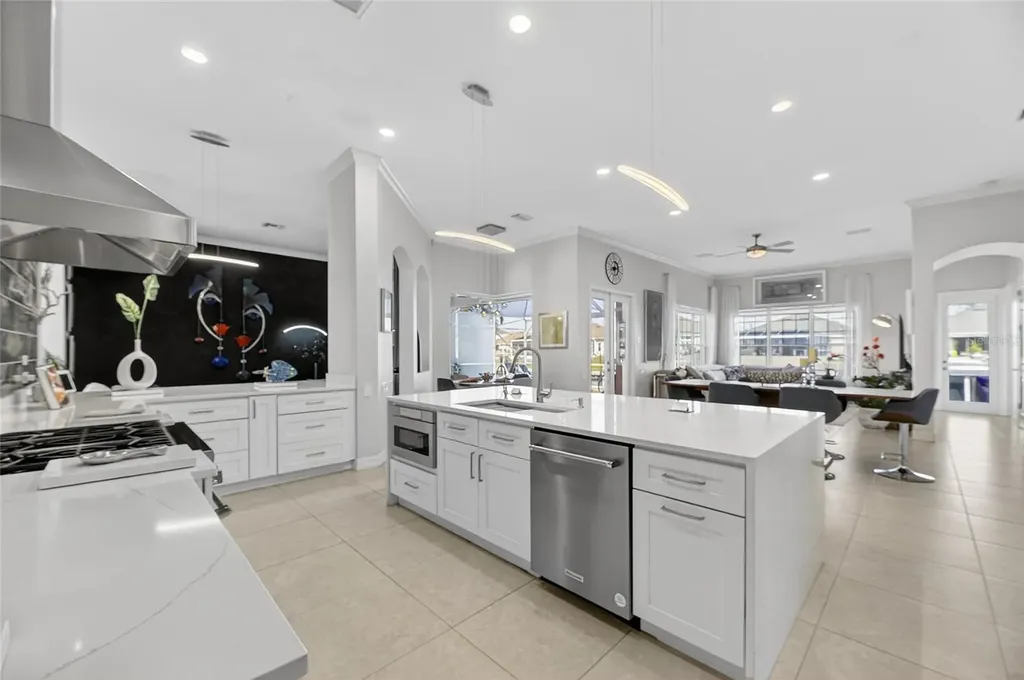 719 Islebay Drive Apollo Beach FL 33572