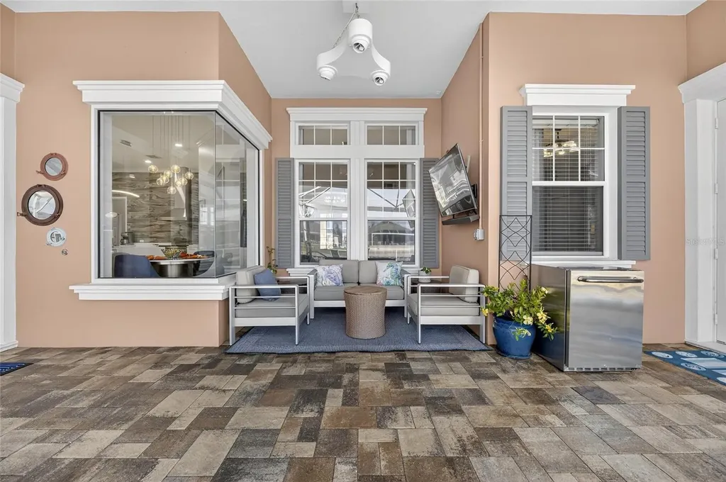 719 Islebay Drive Apollo Beach FL 33572