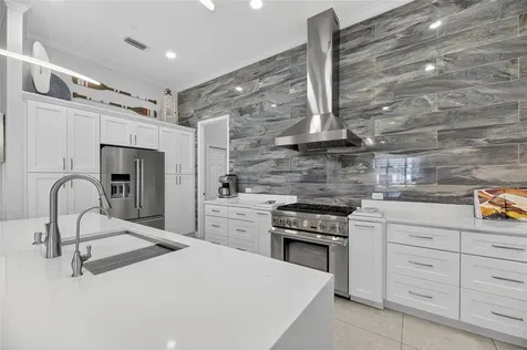 719 Islebay Drive Apollo Beach FL 33572