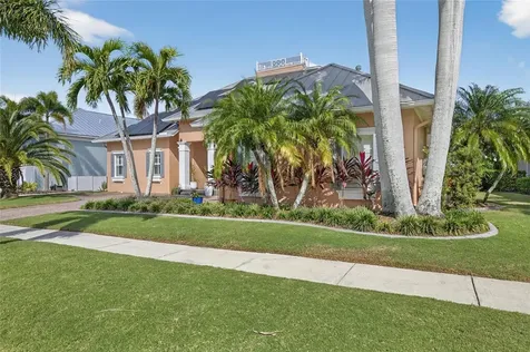 719 Islebay Drive Apollo Beach FL 33572