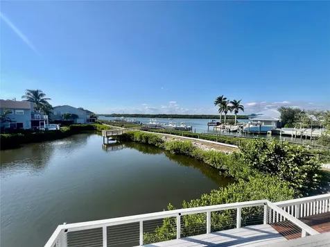 2486 Harbour Cove Drive Hutchinson Island FL 34949