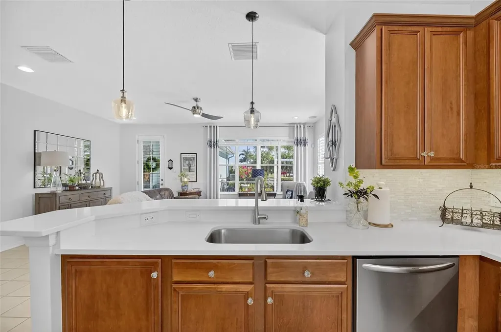 5612 Golden Isles Drive Apollo Beach FL 33572