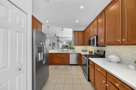 5612 Golden Isles Drive Apollo Beach FL 33572