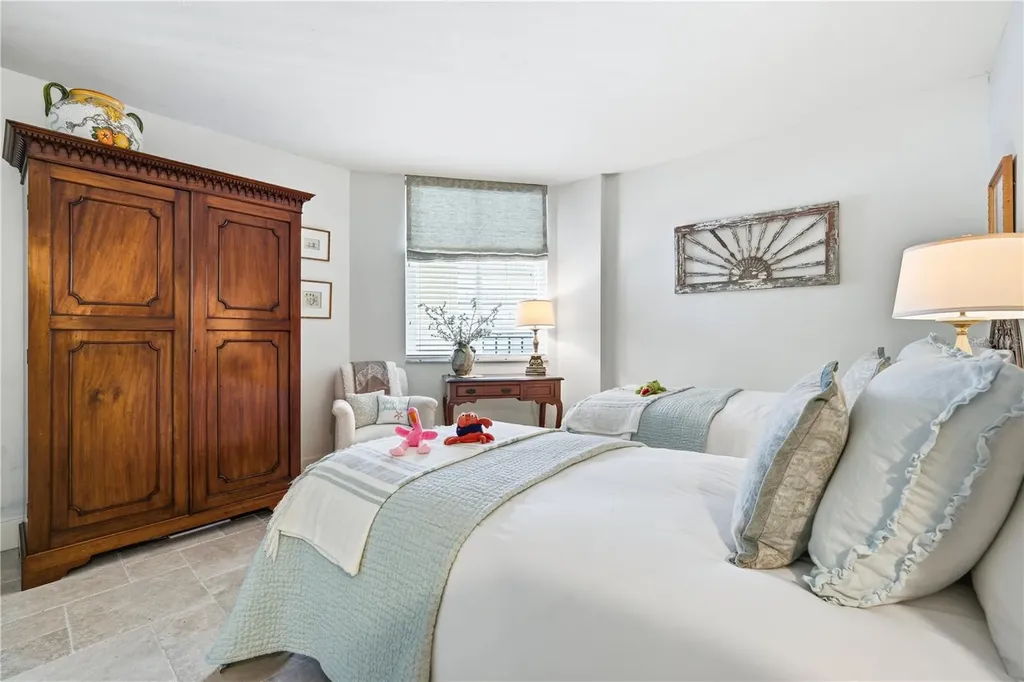 5880 Midnight Pass Road Sarasota FL 34242