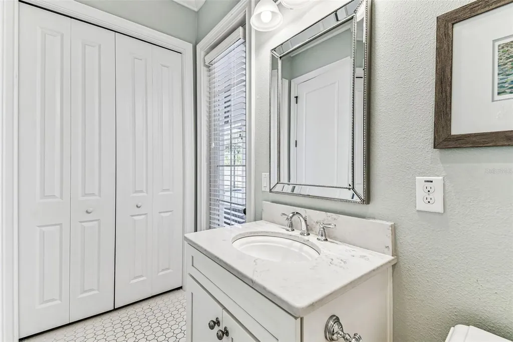 4105 W Corona Street Tampa FL 33629