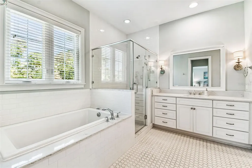 4105 W Corona Street Tampa FL 33629