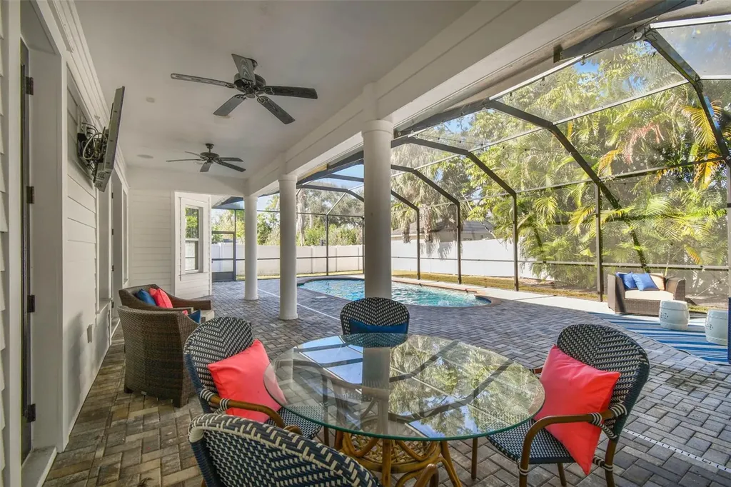 4105 W Corona Street Tampa FL 33629