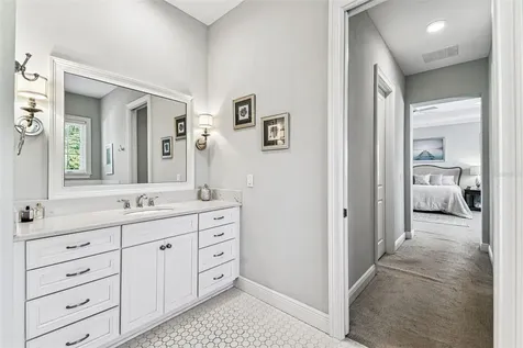 4105 W Corona Street Tampa FL 33629