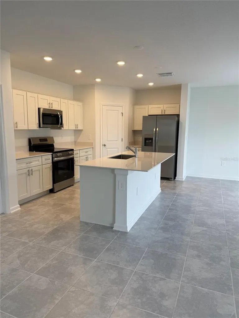 1326 Deepwater Circle Eagle Lake FL 33839