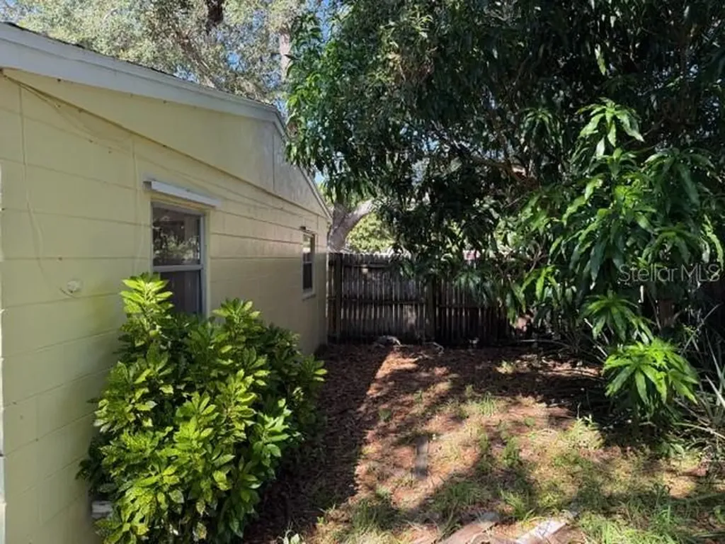 523 7th Lane SW Vero Beach FL 32962