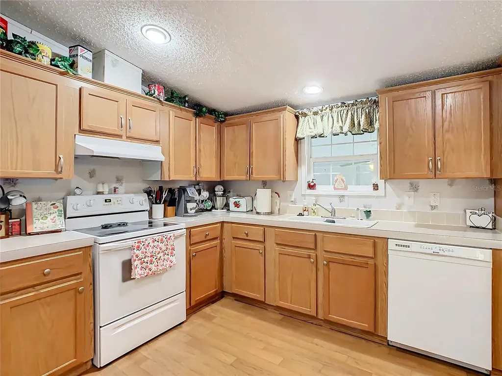 157 Orangewood Drive Lake Wales FL 33898