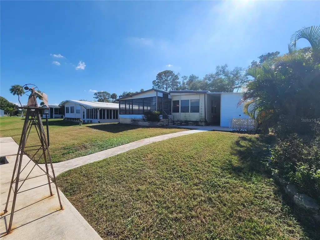 808 53rd Avenue E Bradenton FL 34203