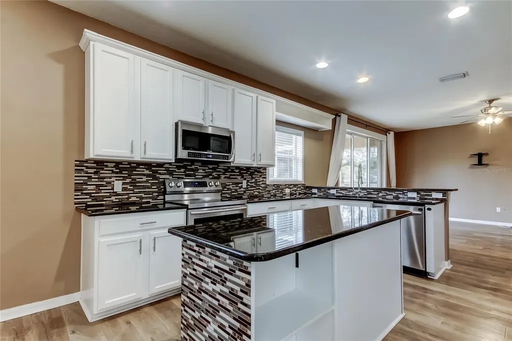 6019 Cape Loop Land O Lakes FL 34639