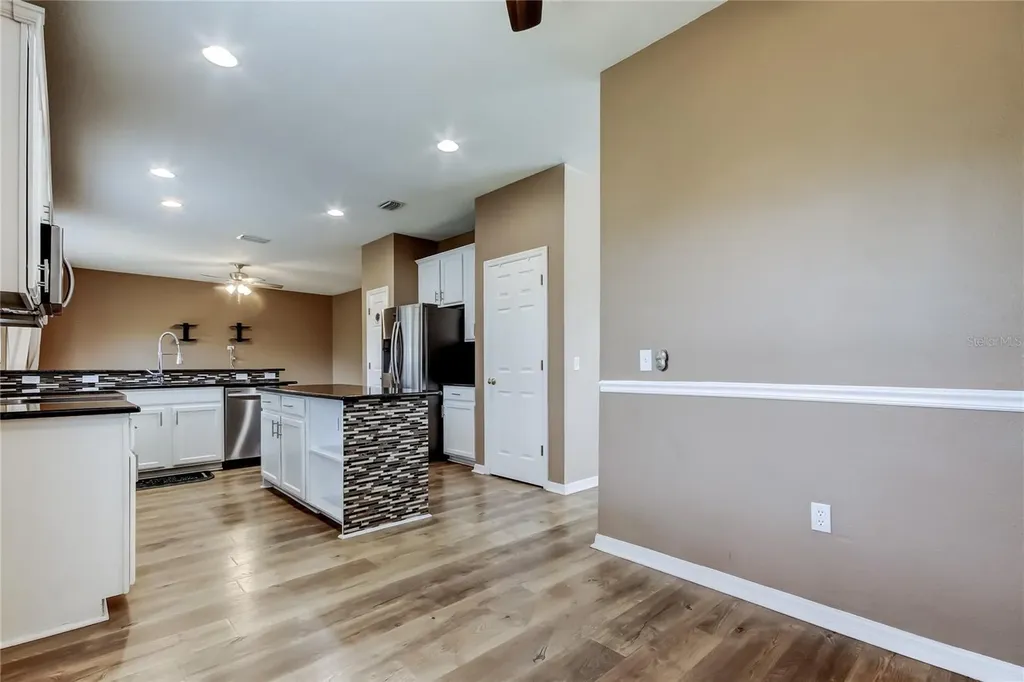6019 Cape Loop Land O Lakes FL 34639