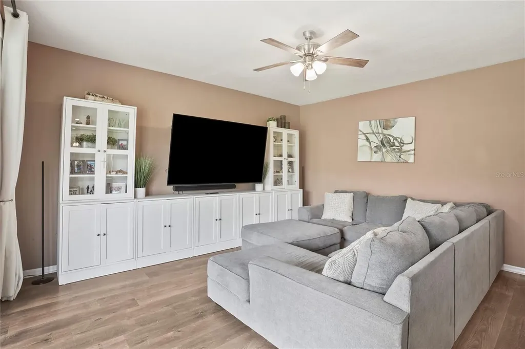 6019 Cape Loop Land O Lakes FL 34639