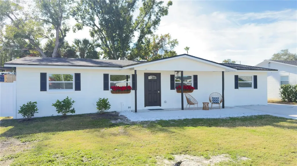 4808 W Bay Court Avenue Tampa FL 33611
