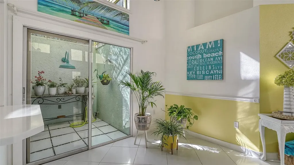 7833 Ontario Street Circle Sarasota FL 34243