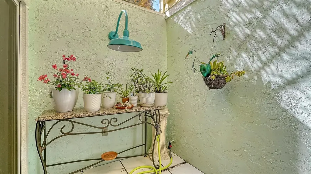 7833 Ontario Street Circle Sarasota FL 34243