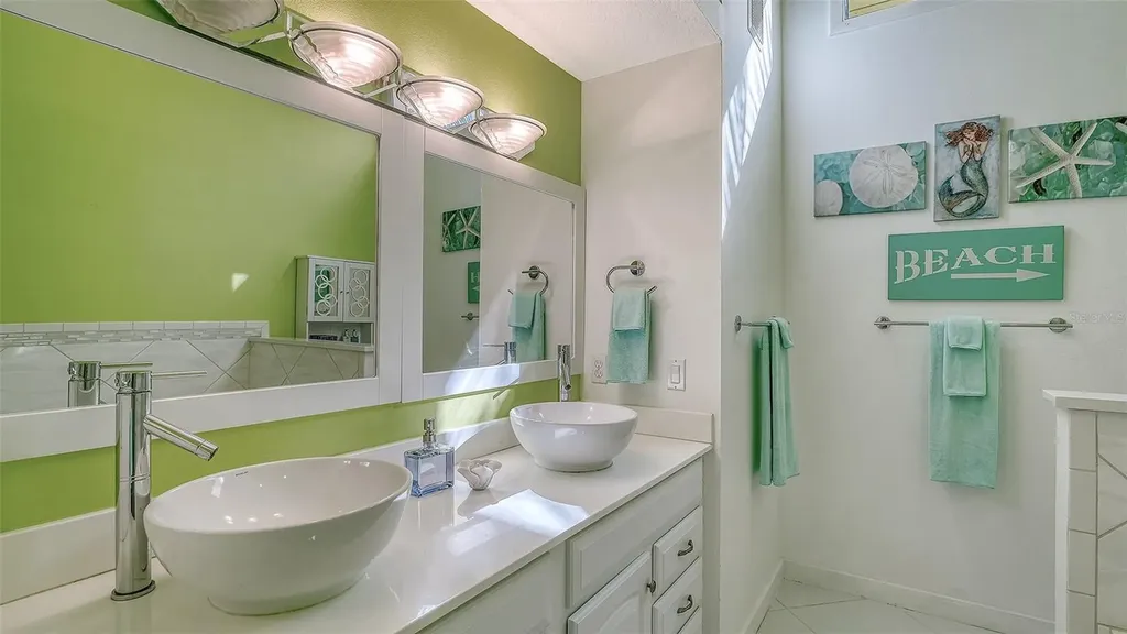 7833 Ontario Street Circle Sarasota FL 34243