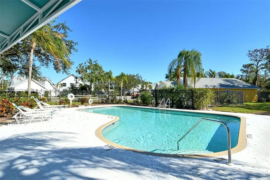7833 Ontario Street Circle Sarasota FL 34243