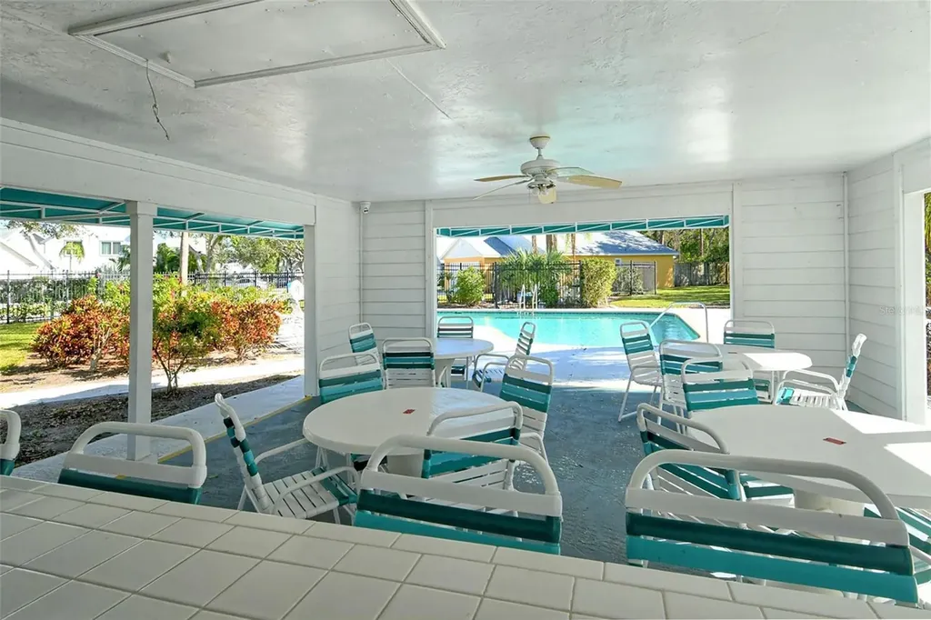 7833 Ontario Street Circle Sarasota FL 34243