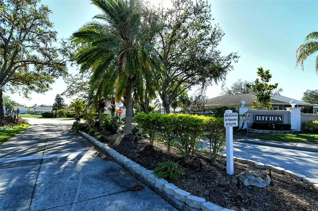 7833 Ontario Street Circle Sarasota FL 34243