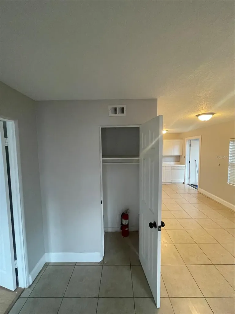 727 1/2 Edgewater Drive Orlando FL 32804