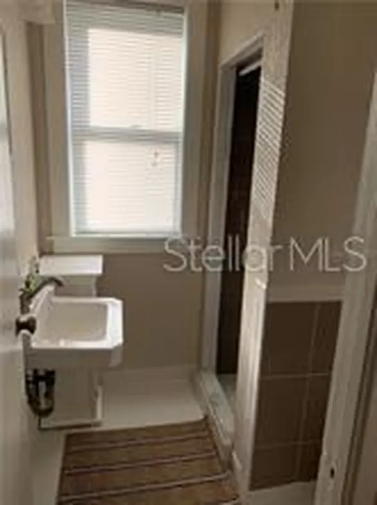 19 A N Thornton Avenue W Orlando FL 32801
