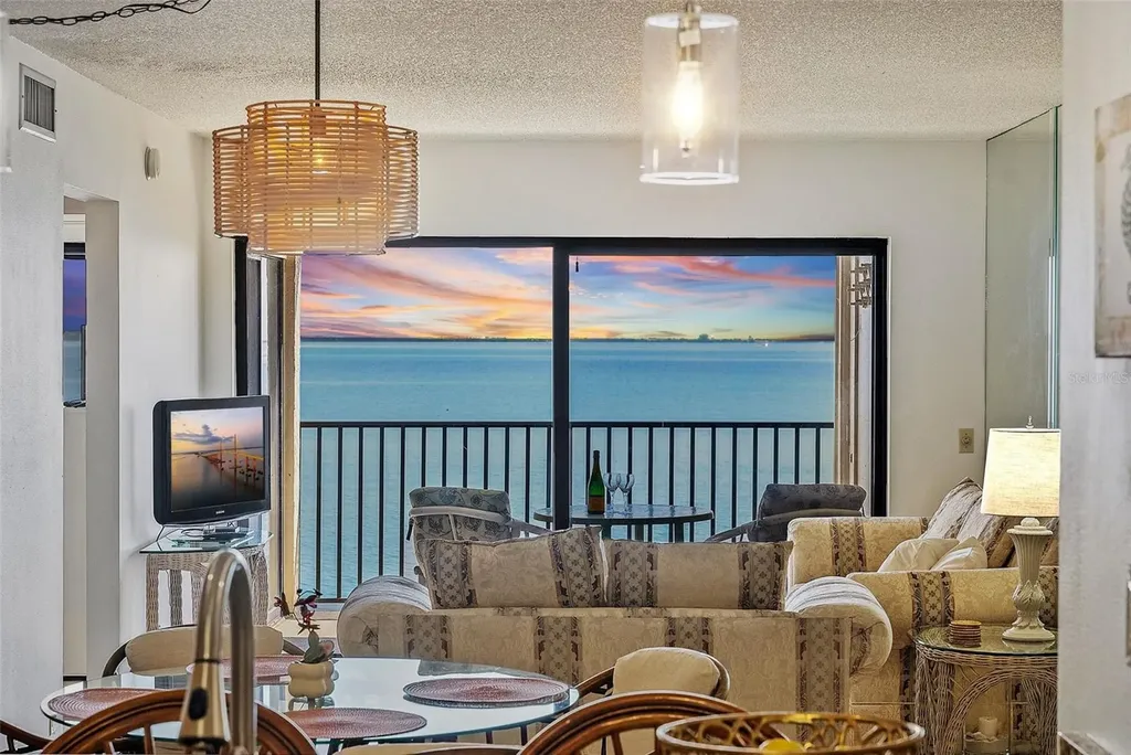 6322 Palma Del Mar Boulevard S St Petersburg FL 33715