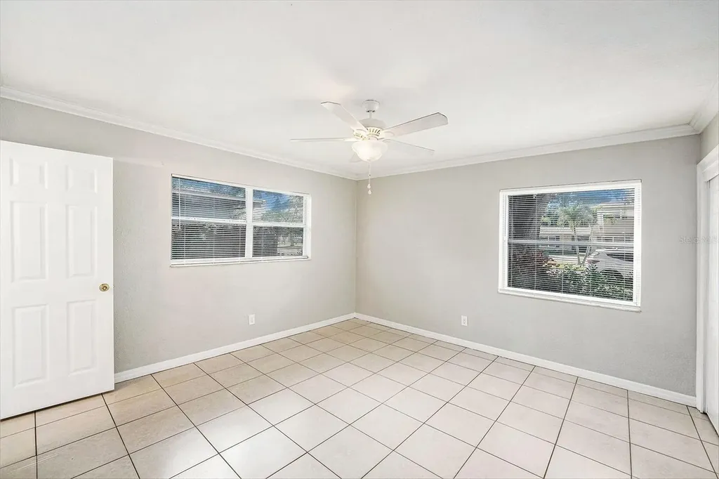 4260 Narvarez Way S St Petersburg FL 33712