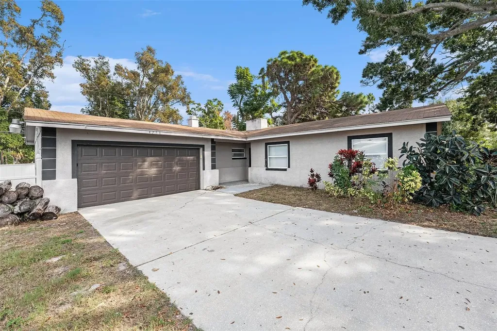 4260 Narvarez Way S St Petersburg FL 33712