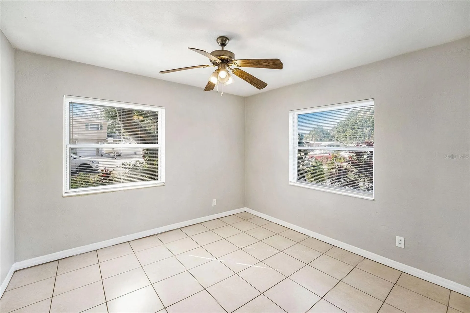 4260 Narvarez Way S St Petersburg FL 33712