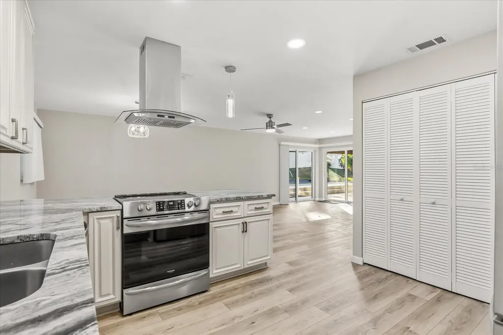 5322 Lisa Avenue Lakeland FL 33813