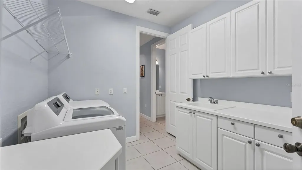 5523 46th Court W Bradenton FL 34210