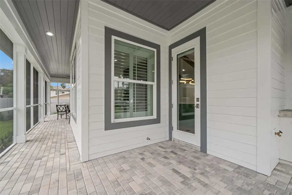 4202 W Woodmere Road Tampa FL 33609