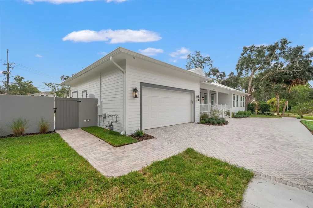 4202 W Woodmere Road Tampa FL 33609
