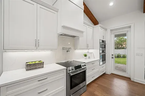 4202 W Woodmere Road Tampa FL 33609