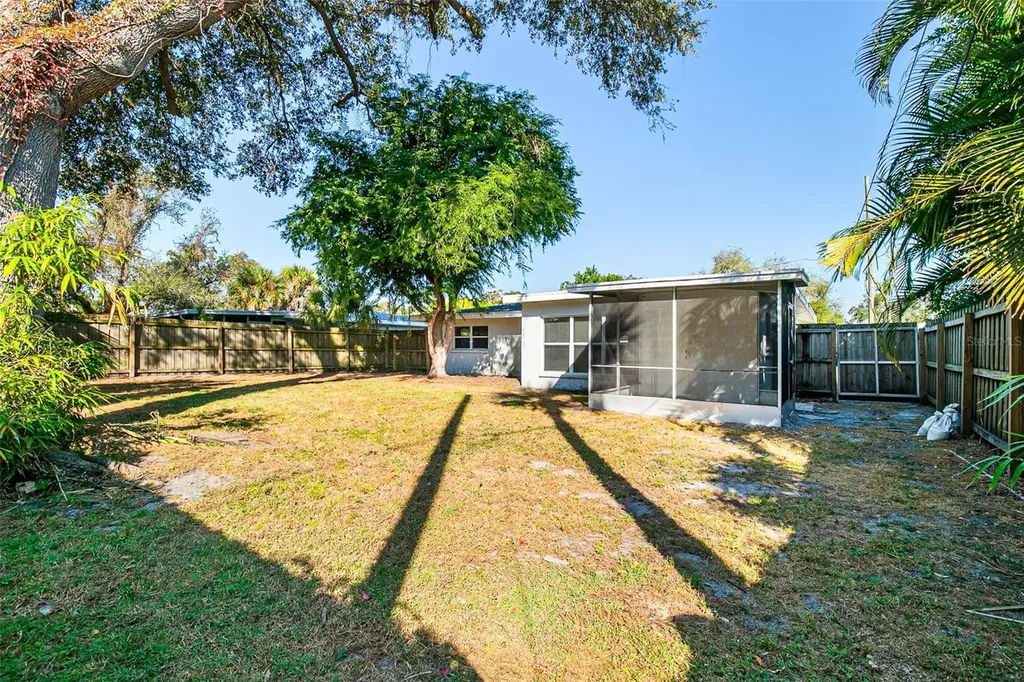 2412 Grove Street Sarasota FL 34239