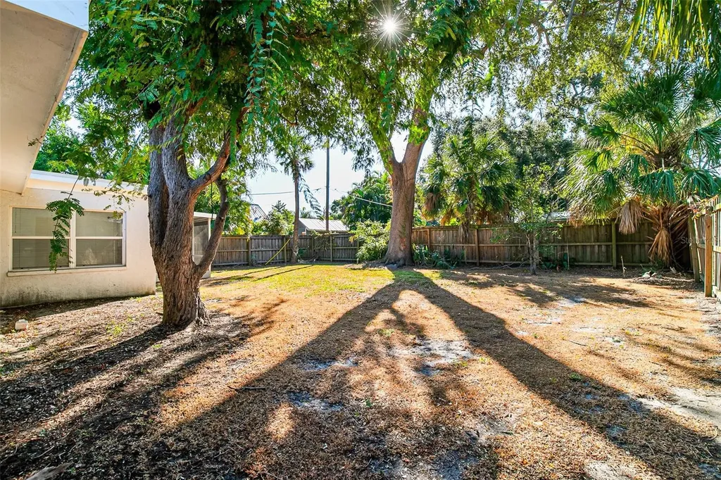 2412 Grove Street Sarasota FL 34239