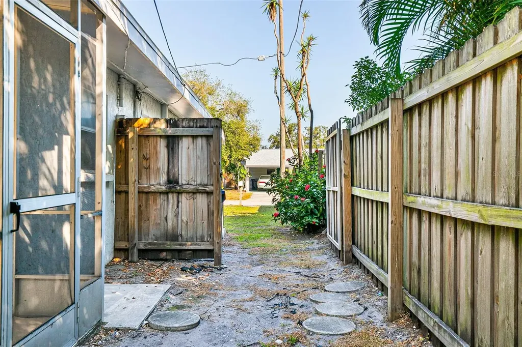 2412 Grove Street Sarasota FL 34239